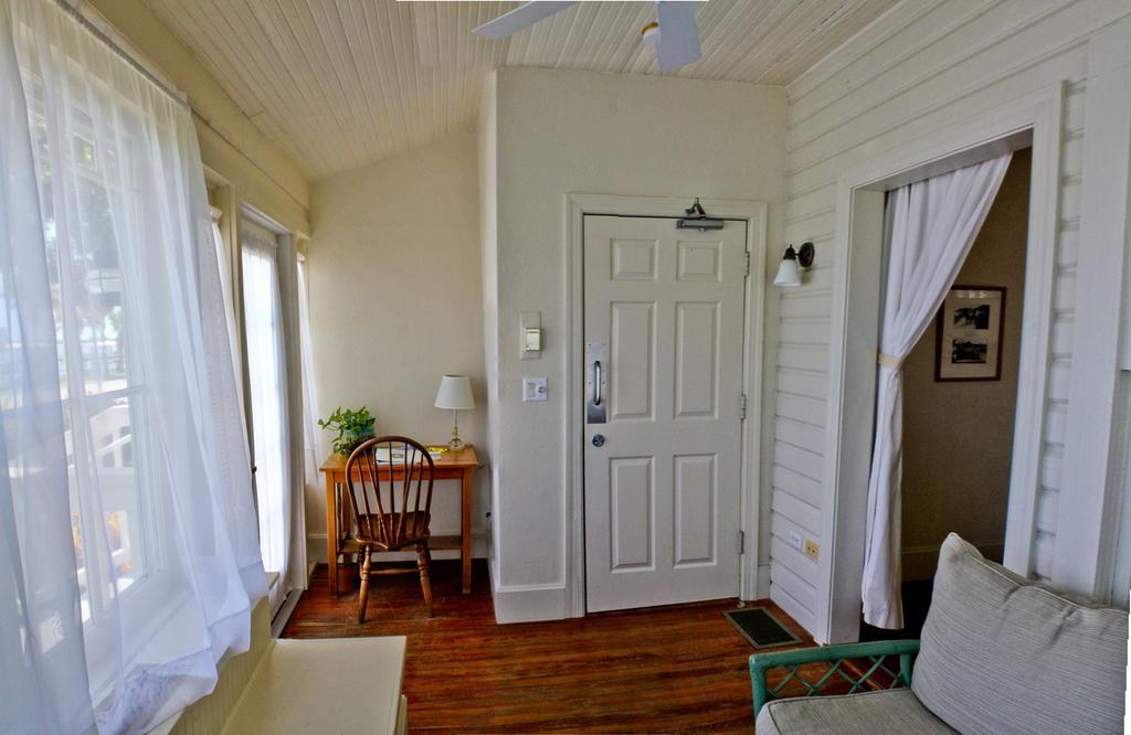 Night Swan Intracoastal Bed & Breakfast New Smyrna Beach Eksteriør billede