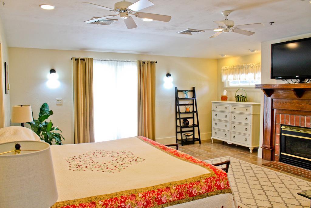Night Swan Intracoastal Bed & Breakfast New Smyrna Beach Eksteriør billede